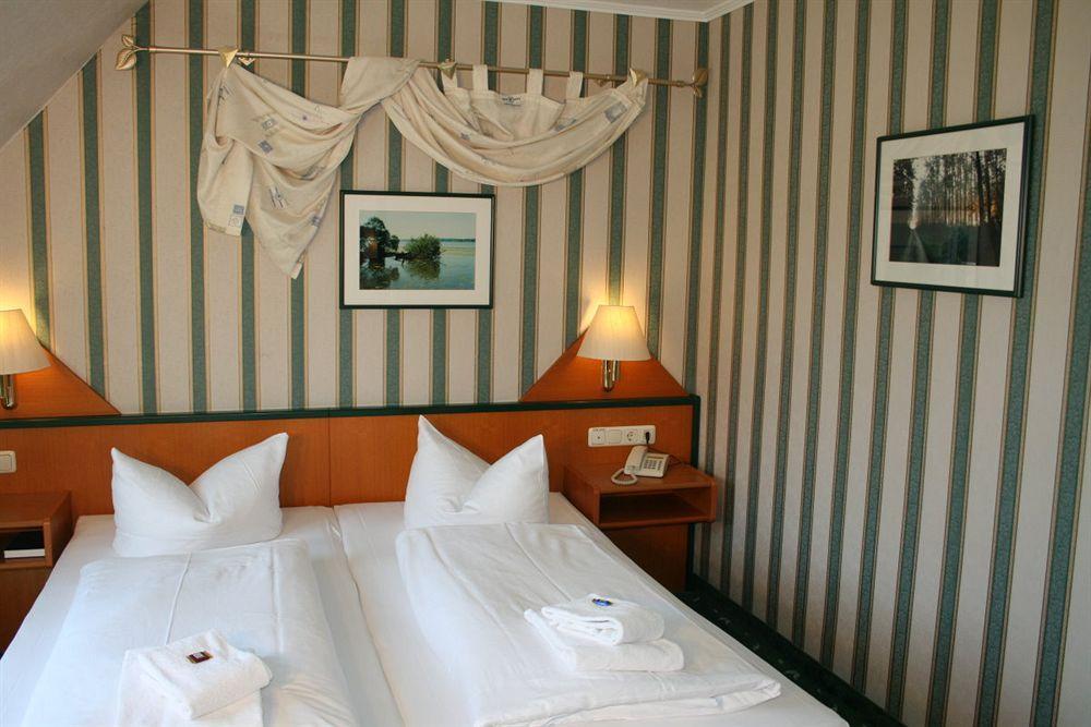Flessenow Hotel Seewisch מראה חיצוני תמונה