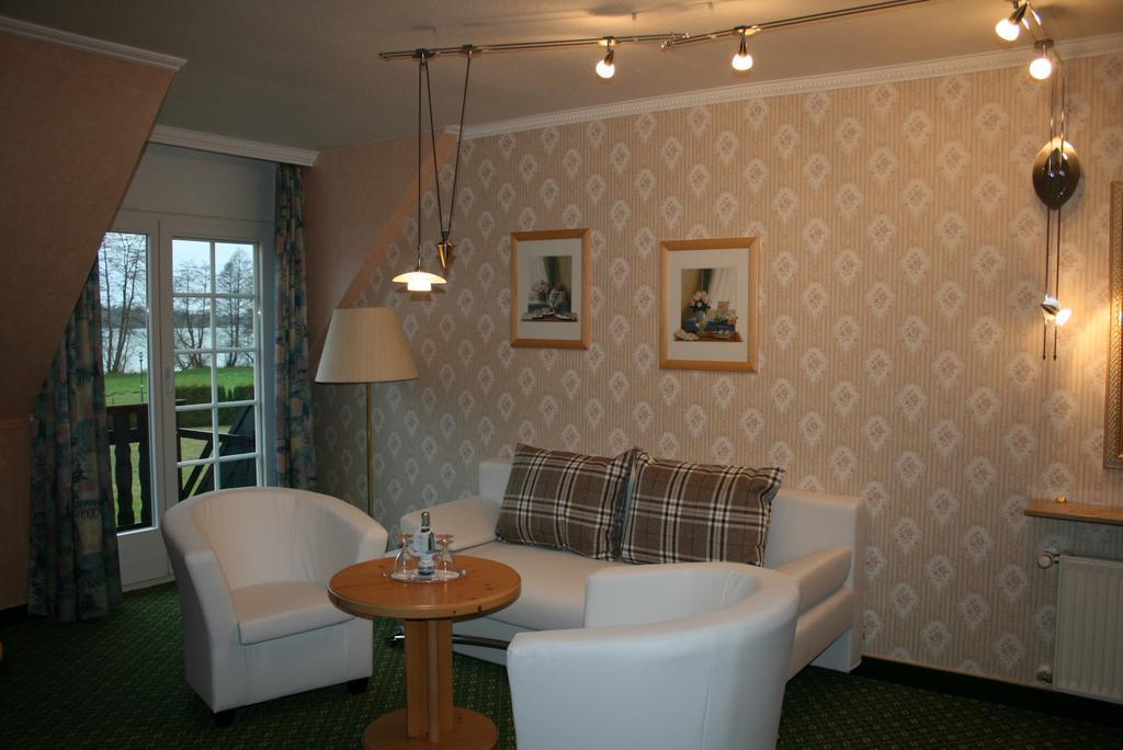 Flessenow Hotel Seewisch מראה חיצוני תמונה